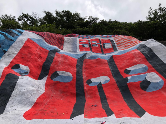 バリー・マッギー リボーンアート・フェスティバル2019（宮城）の展⽰⾵景 Photo: Nori Ushio © Barry McGee; Courtesy of the artist, Perrotin, and Reborn Art Festival