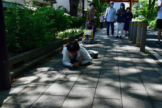 遠藤の視線はこのアングルよりさらに低い