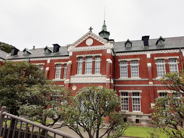 東京国立近代美術館工芸館