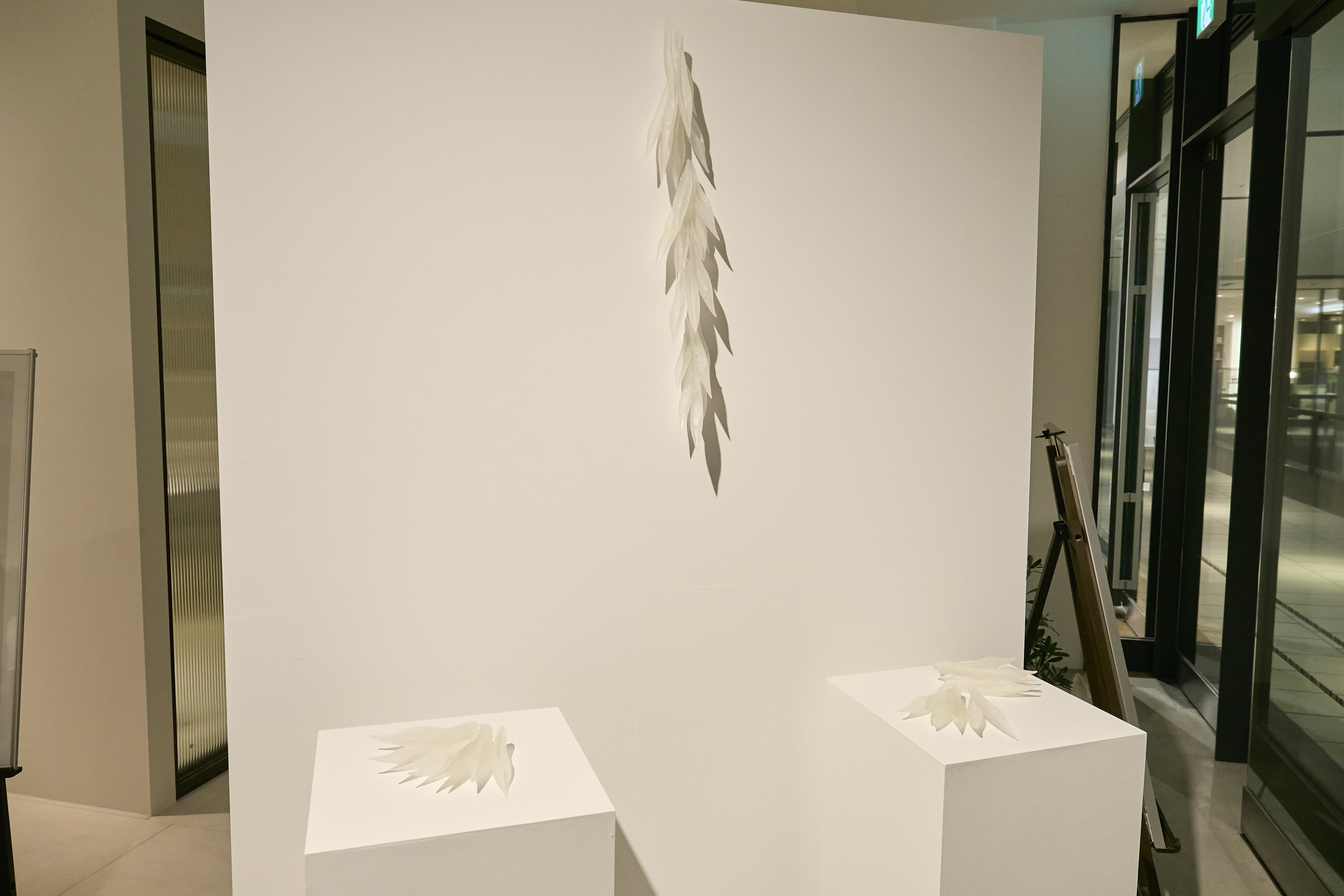 《誰がために咲く花》会場展示風景