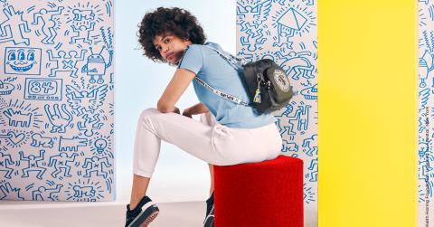 ベルギーのバッグブランド「Kipling（キプリング）」が、キース・へリングとの初のコラボレーションバッグを発売！