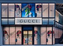 「GUCCI（グッチ）」が渋谷・ミヤシタパークに新店舗をオープン！ 日本を代表する2人のアーティスト、横尾忠則と大友昇平が、グッチのために特別なアートワークを制作