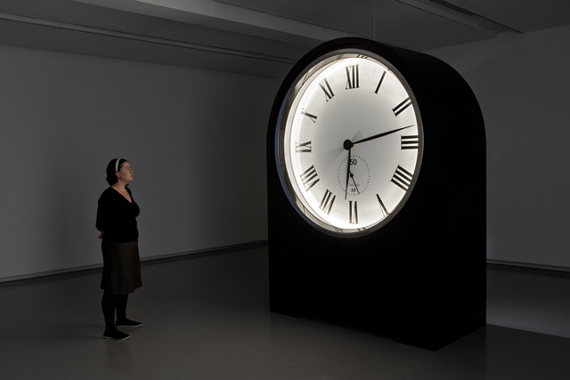 スチュアート・リングホルト Stuart RINGHOLT 《Untitled (Clock)》2014 Collection MCA Sydney Courtesy of Assembly New York：「あいちトリエンナーレ2019」愛知芸術文化センター、名古屋市美術館他名古屋市内各所、及び豊田市美術館他豊田市内各所