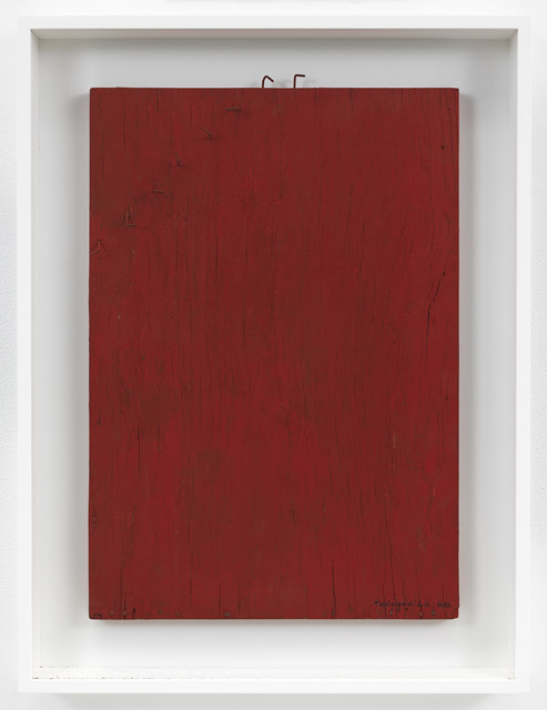 Toshio Yoshida, 《Untitled (54-6)》, 1954. Screw hooks and oil paint on wood, 24 5/8 x 16 3/4 x 1 3/4 inches (62.4 x 42.6 x 4.4 cm). © The Estate of Toshio Yoshida：「吉田稔郎：作品 1953 - 1963」ファーガス・マカフリー東京