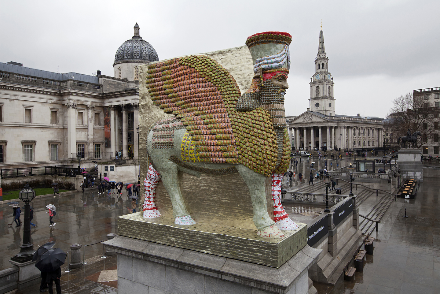 《The invisible enemy should not exist (Lamassu of Nineveh)》2018 Photo: Gautier DeBlonde ©Courtesy of the Mayor of London.